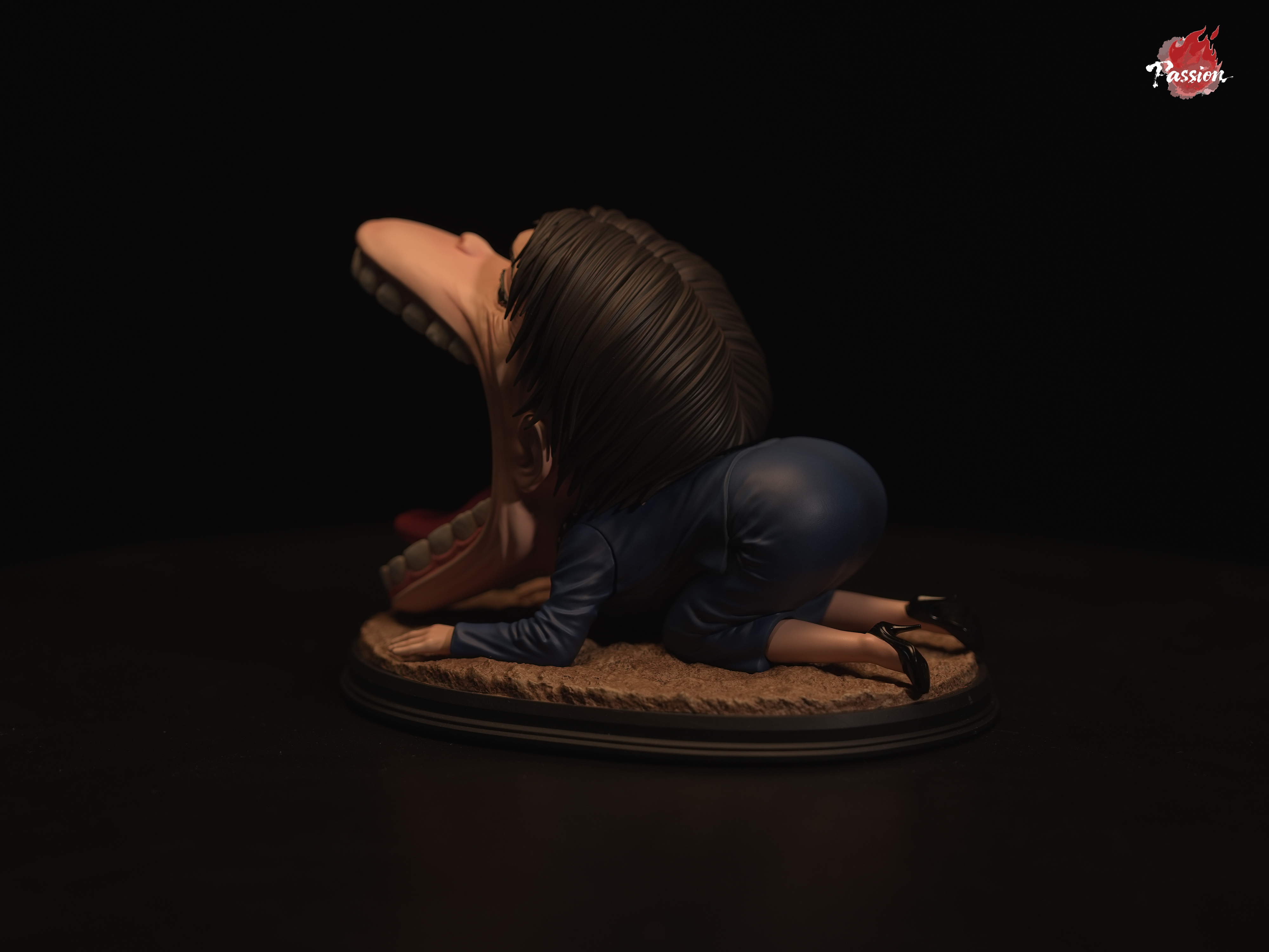 【Pre-sale】Kneeling Lady-Passion Studio