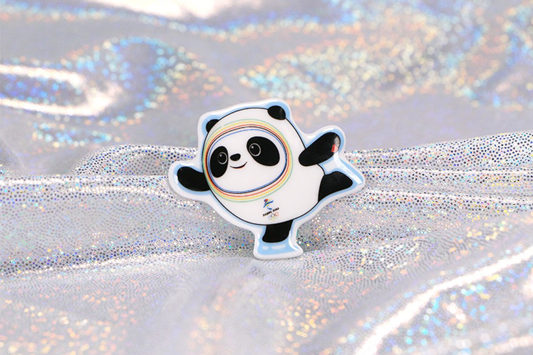【Pre-sale】Bing Dwen Dwen-Official ceramics souvenir collective Brooch of 2022 Beijing Winter Olympics