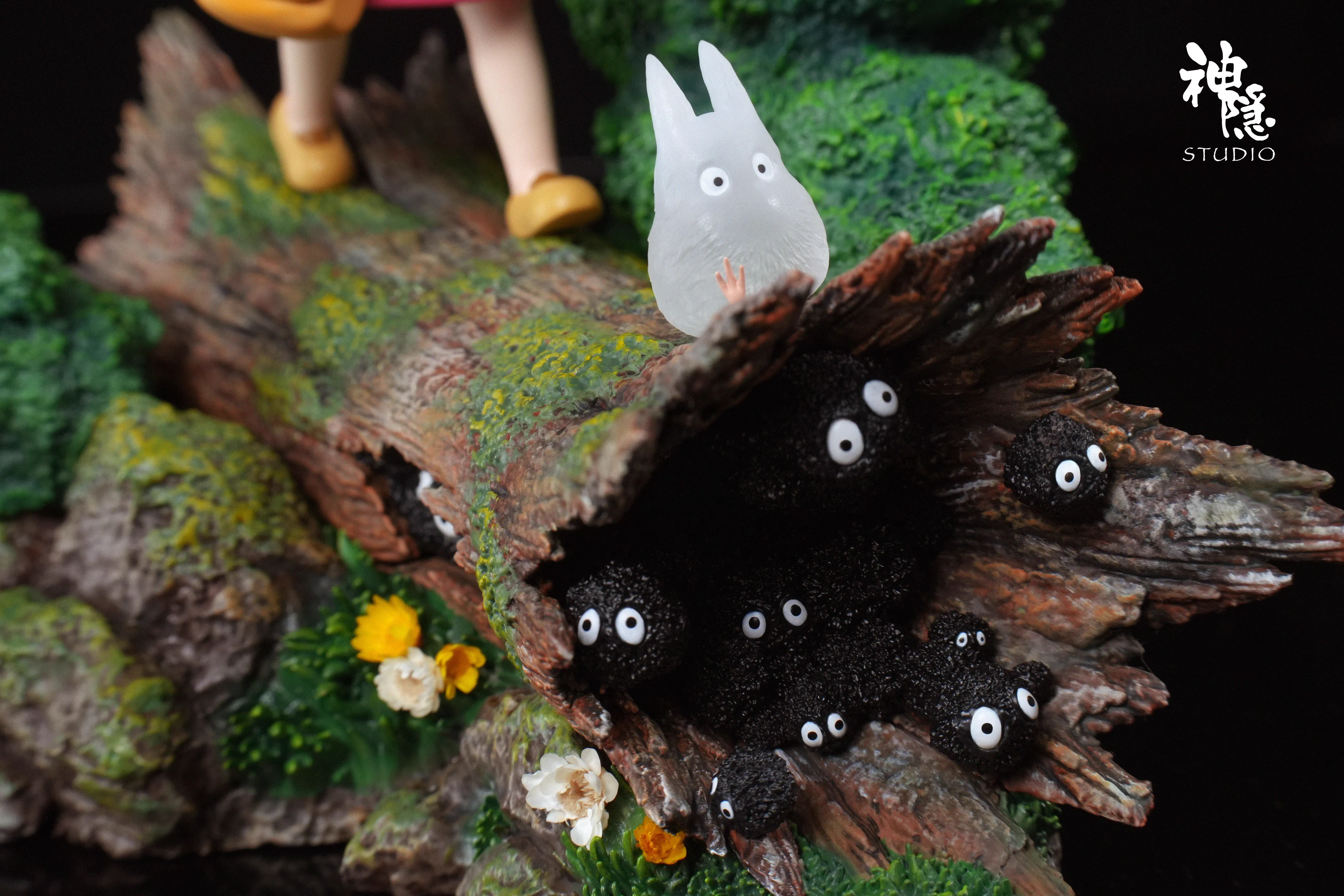 【Pre-sale】Kusakabe Mei on wood with LED-Studio Ghibli-ShenYin Studio