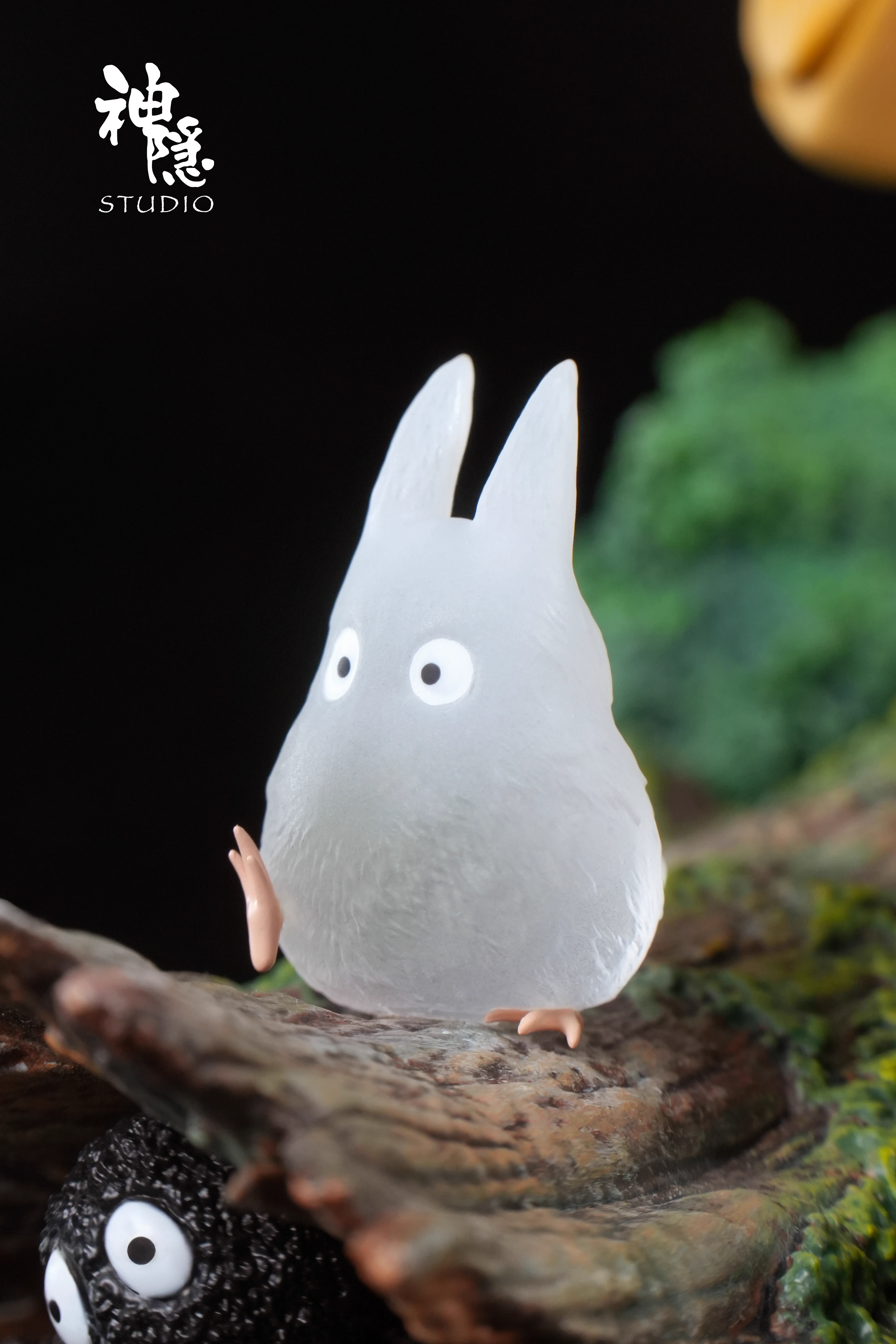 【Pre-sale】Kusakabe Mei on wood with LED-Studio Ghibli-ShenYin Studio