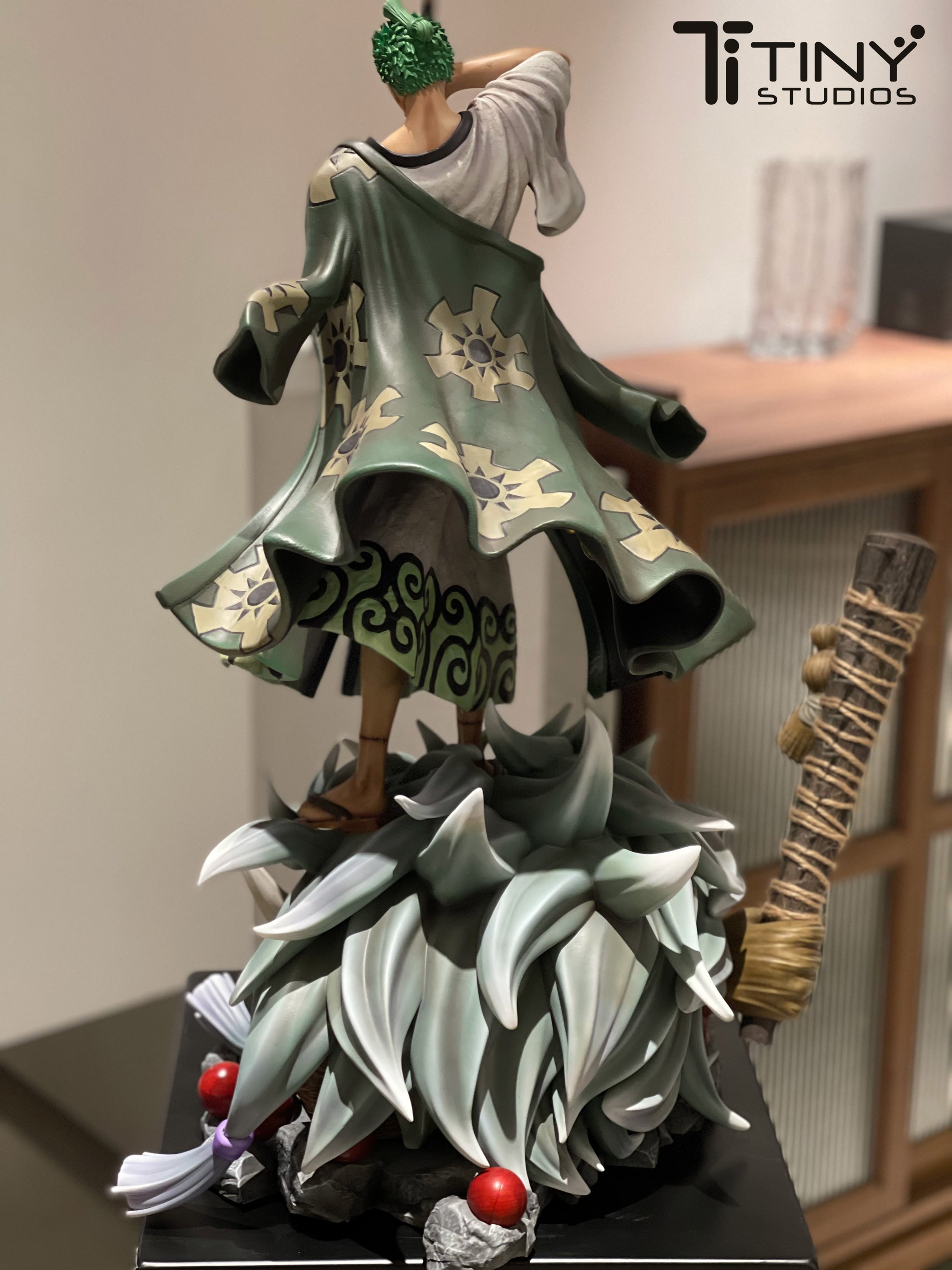 【In stock】 1/4 Scale Wano Country Roronoa Zoro Defeat Hawkins's Straw Man-One piece-TINY Studio