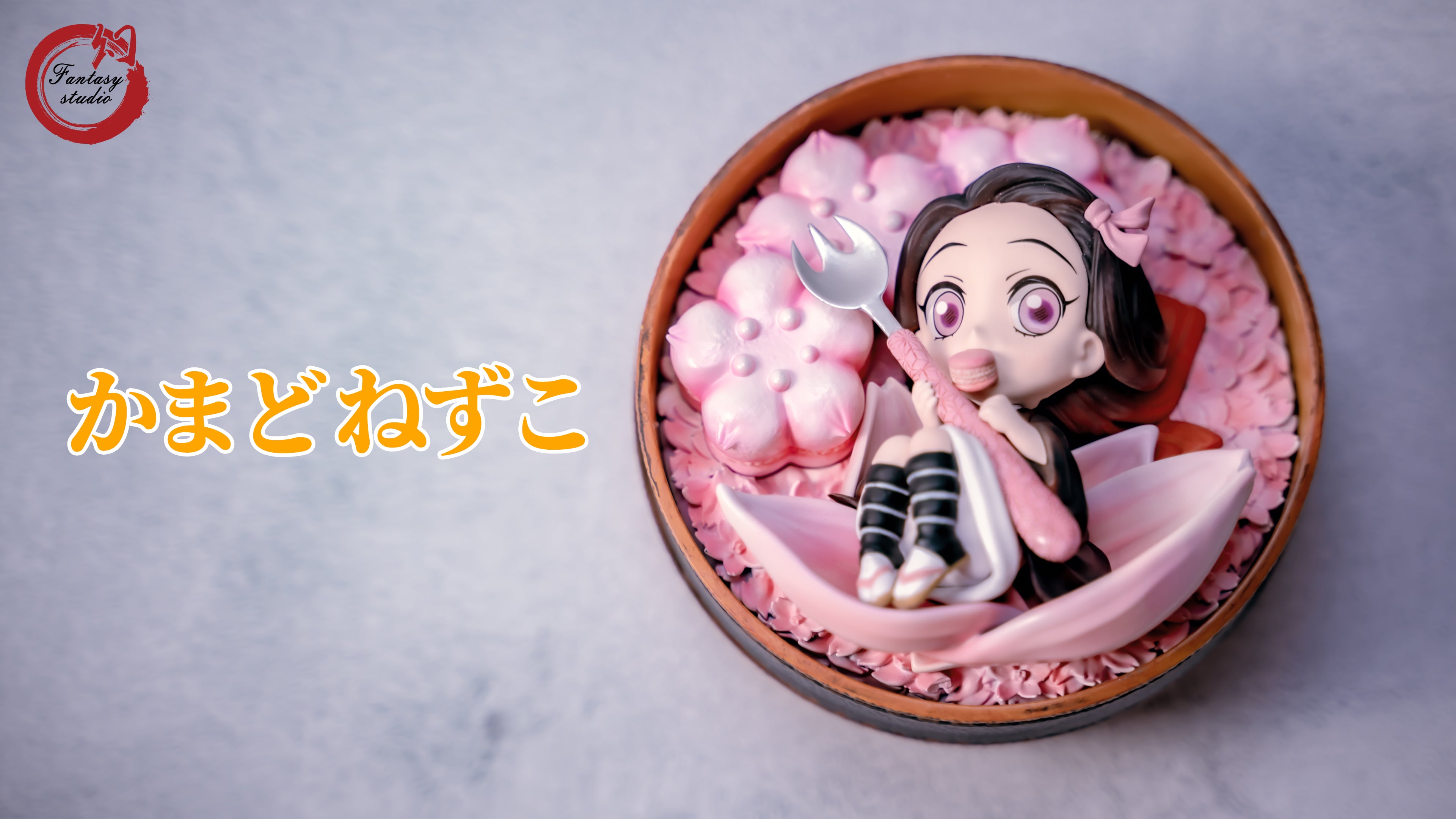 【In stock】Nezuko Kamado Eatinh Macaron on the Sakura-Fantasy Studio