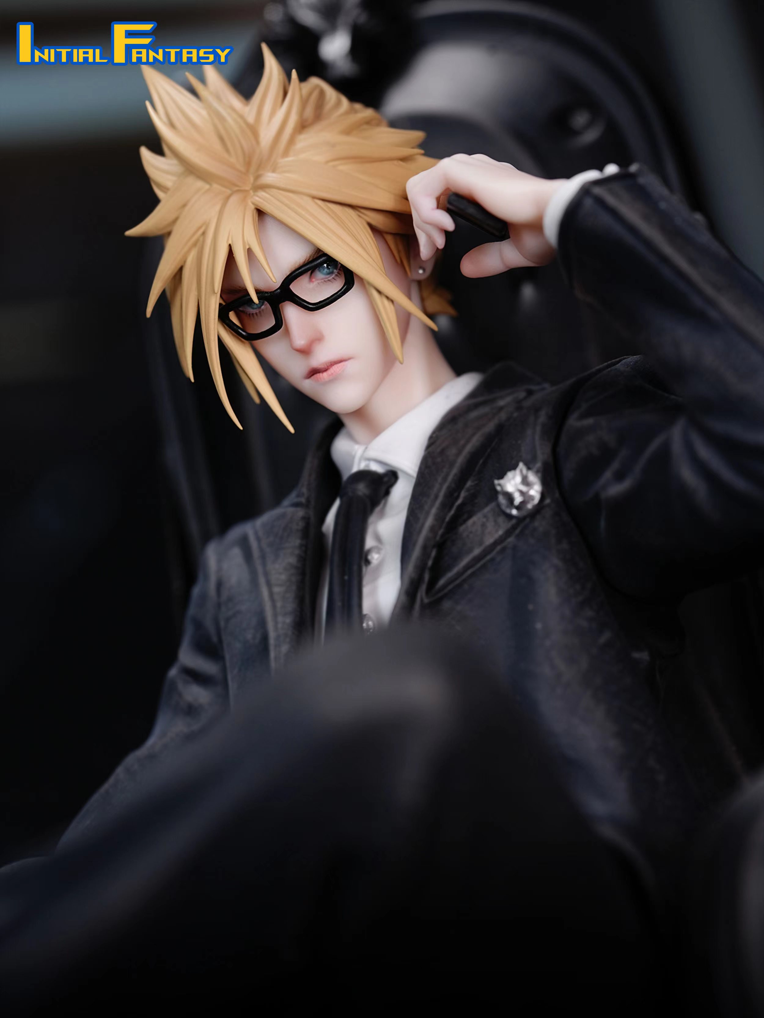 【Sold out】1/6 Scale Business Suit Thugs Cloud-Final Fantasy 7-Initial Fantasy Studio